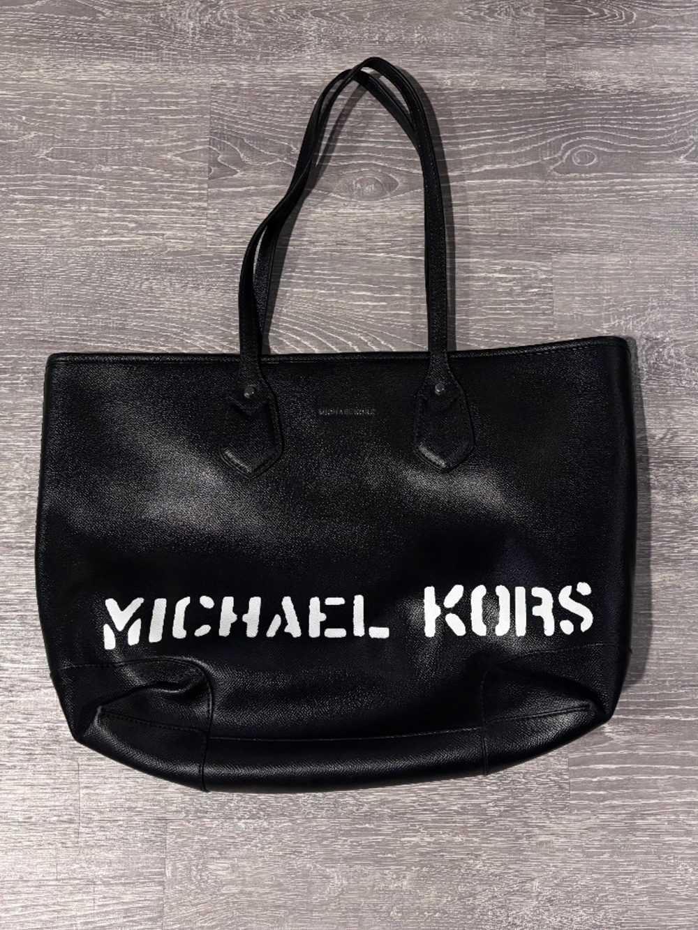 Micheal Kors Black & White